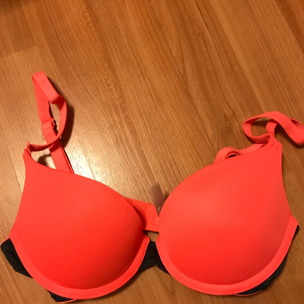PINK wear everywhere push-up bra